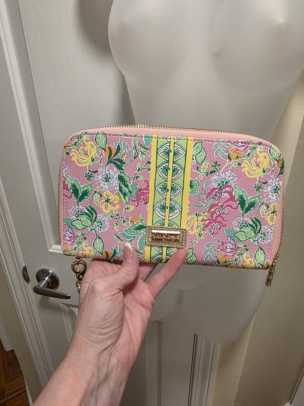 Lilly Pulitzer Pink Floral Zip-Around Travel Wallet EUC
